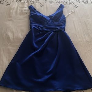Women’s size 6 bridesmaid dress.